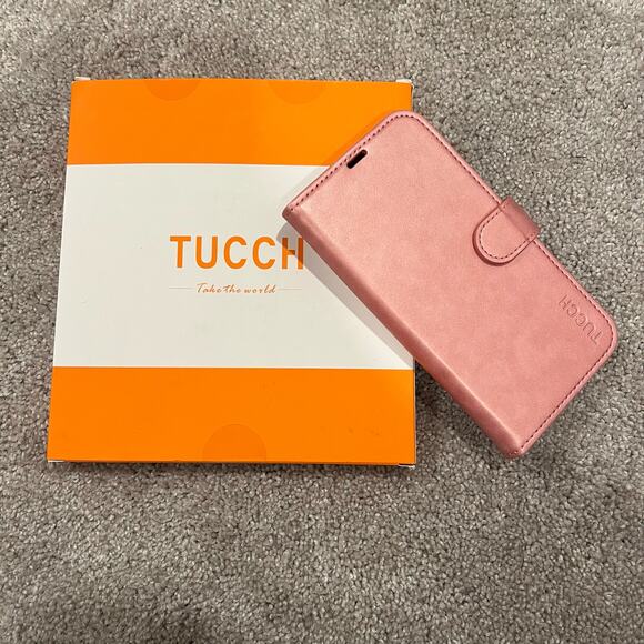 NWB Tucch Take the World Phone Case for iPhone 15 6.1 Inch Pink Leather - Picture 4 of 6